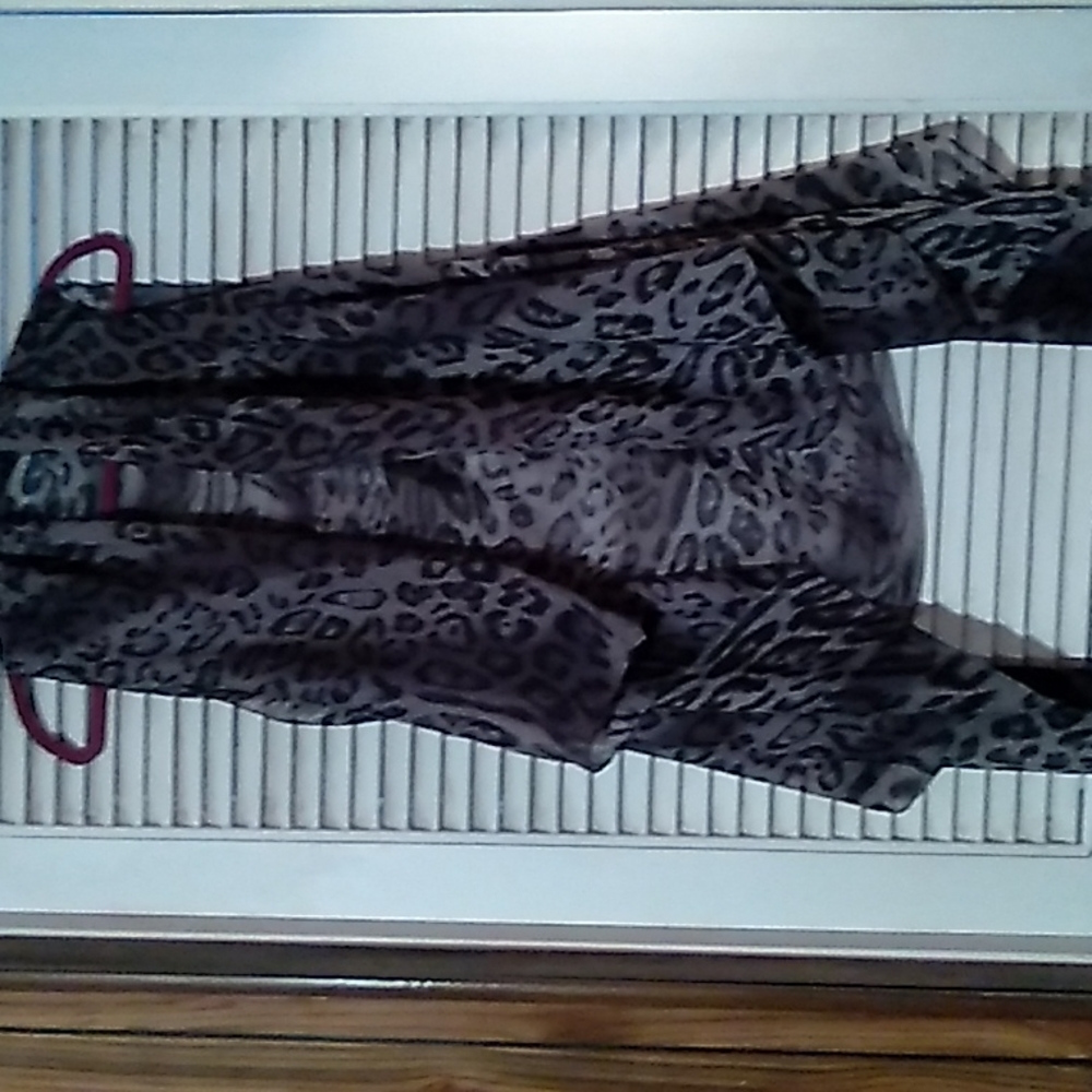 Chiffon Convertable Vest. NWOT.  One Size